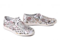 ARTIKER RELAKS 58C0710 flower, półbuty damskie. Półbuty damskie Artiker Relaks, w ażurowe wzory, ze skóry, bez obcasa. Za 203.92 zł.