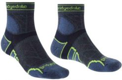 BRIDGEDALE Skarpety TRAIL RUN LIGHTWEIGHT T2 MERINO SPORT ¾ CREW Blue-M. Niebieskie skarpetki męskie Bridgedale, bez wzorów, z elastanu. Za 61.84 zł.