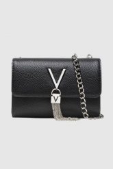 VALENTINO Czarna kopertówka Divina ze srebnymi okuciami. Czarne torebki wieczorowe Valentino by Mario Valentino, bez wzorów, eleganckie, bez kołnierzyka, bez ramiączek. W wyprzedaży za 188.99 zł.