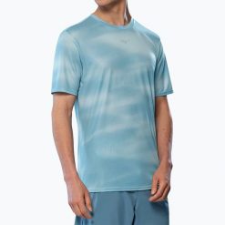 Koszulka do biegania męska Mizuno Core Graphic Tee. Niebieskie t-shirty sportowe męskie Mizuno, l, z materiału, bez ramiączek, do biegania. Za 109.99 zł.