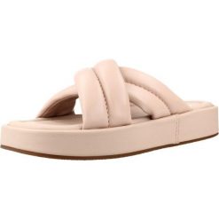 Sandały CLARKS ALDA GLIDE Rose. Czerwone obuwie trekkingowe damskie Clarks. Za 364.99 zł.