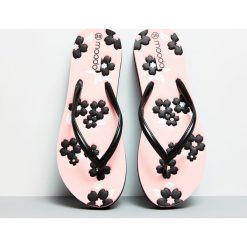 Klapki typu japonki. Różowe klapki damskie MOODO, bez wzorów, bez obcasa. Za 14.99 zł.