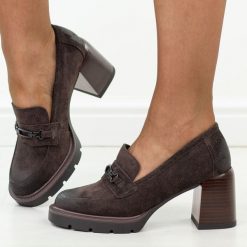 C. Brązowe skórzane mokasyny damskie Filippo Dp8169/26. Brązowe mokasyny damskie Filippo, z jeansu. Za 339.00 zł.