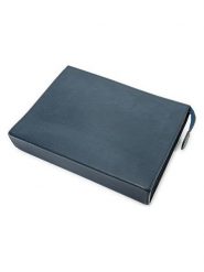 Louis Vuitton Skórzana kopertówka w kolorze granatowym - 26 x 20 x 5 cm rozmiar: onesize. Niebieskie torebki wieczorowe Louis Vuitton, bez wzorów, z materiału, bez kołnierzyka, bez ramiączek. Za 1,951.00 zł.