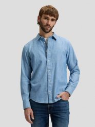 MESKA KOSZULA LEE SHIRT LIGHT CHAMBRAY 112376561. Niebieskie koszule męskie Lee, m, bez wzorów, bez kołnierzyka, bez ramiączek. Za 149.99 zł.