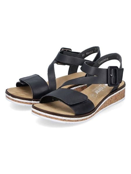 Rieker Sandały w kolorze czarnym rozmiar: 39. Czarne sandały damskie Rieker, bez wzorów, bez obcasa, na koturnie. Za 155.15 zł.