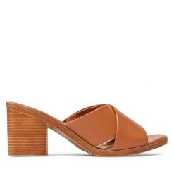 Klapki Lasocki. Brązowe klapki damskie Lasocki, bez wzorów, bez obcasa. Za 179.99 zł.