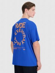 4F T-shirt oversize z nadrukiem męski - niebieski XL. Niebieskie t-shirty męskie 4f, m, bez wzorów, z bawełny, bez kołnierzyka. W wyprzedaży za 49.99 zł.