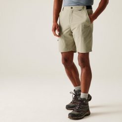 Męskie szorty podróżne Light Packaway. Brązowe szorty męskie Regatta, bez kołnierzyka. Za 99.99 zł.