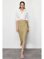 Trendyol Spódnica w kolorze oliwkowym rozmiar: 40. Zielone spódniczki damskie Trendyol, bez wzorów, z wiskozy, maxi, proste. Za 60.99 zł.