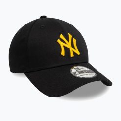Czapka z daszkiem New Era League Essential 39Thirty New York Yankees. Czarne czapki męskie New Era, bez wzorów. Za 119.99 zł.
