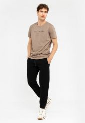 T-shirt w stylu basic, Comfort Fit, T-MITED. Czarne t-shirty męskie Volcano, l, bez wzorów, z bawełny, bez kołnierzyka. Za 69.99 zł.