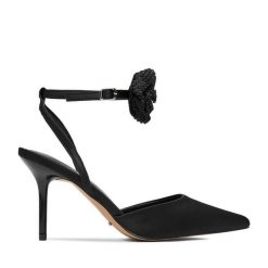 Szpilki DeeZee. Czarne szpilki DeeZee, bez wzorów, bez obcasa. Za 149.99 zł.