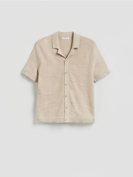 Rozpinany sweter z kołnierzem - beżowy. Brązowe kardigany męskie Reserved, l, bez wzorów, z bawełny, bez kołnierzyka. Za 119.99 zł.