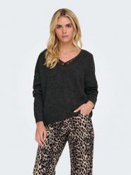 ONLY Sweter w kolorze czarnym rozmiar: M. Czarne swetry klasyczne damskie Only, m, ze splotem, bez kołnierzyka. Za 79.03 zł.