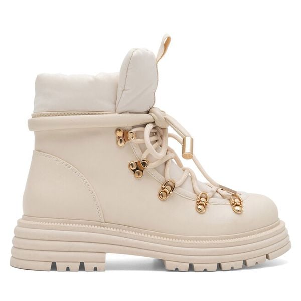 Trzewiki DeeZee. Brązowe botki damskie DeeZee, bez obcasa, na płaskiej podeszwie, bez zapięcia. Za 99.99 zł.