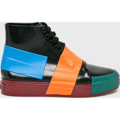Melissa - Buty Crew Ad. Czarne buty sportowe na co dzień damskie Melissa, bez wzorów, z kauczuku. W wyprzedaży za 329.90 zł.