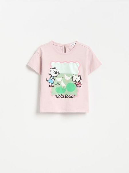 T-shirt z nadrukiem Kicia Kocia - fioletowy. Fioletowe koszulki dziewczęce Reserved, m, bez wzorów, z bawełny, bez ramiączek. Za 35.99 zł.