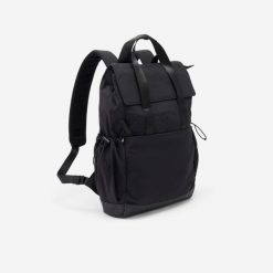 Second Life - Plecak z kieszenią na laptopa 10 L - Stan Doskonały. Czarne plecaki damskie Decathlon, bez wzorów, z materiału, eleganckie. Za 78.99 zł.