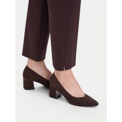 Czółenka Lasocki. Brązowe czółenka damskie Lasocki, bez wzorów, bez obcasa. Za 249.99 zł.