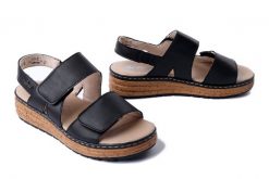 RIEKER 62761-00 black, sandały damskie. Czarne sandały damskie Rieker, bez wzorów, z gumy, bez obcasa. Za 220.94 zł.