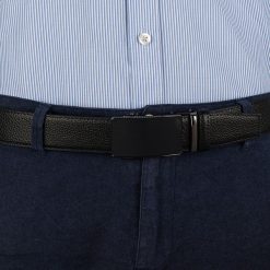 Pasek męski skórzany 3,5 cm klamra automatyczna Beltimore czarny 60-543 : Kolory - czarny, Rozmiar pasków - r.110-125 cm. Czarne paski męskie bez wzorów, ze skóry, wizytowe. Za 64.99 zł.