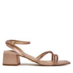 Sandały Steve Madden. Czerwone sandały damskie Steve Madden, bez wzorów, bez obcasa, na słupku. Za 359.99 zł.