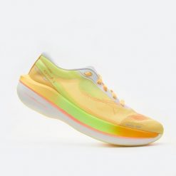 Buty do biegania damskie Kiprun KD900X.2. Białe obuwie do biegania damskie KIPRUN. Za 599.99 zł.