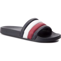 Klapki TOMMY HILFIGER - Coeporate Stripe Pool Slide FM0FM02078 Rwb 020. Niebieskie klapki i japonki męskie Tommy Hilfiger, z materiału. W wyprzedaży za 139.00 zł.