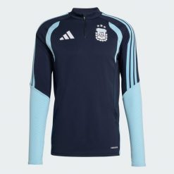 Koszulka treningowa Argentyna 26 Tiro. Niebieskie t-shirty sportowe męskie Adidas, l, z materiału, bez ramiączek, na fitness i siłownię. Za 329.00 zł.