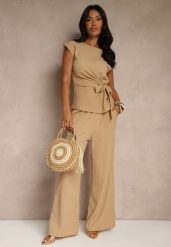 Beżowy Komplet Spodnie o Szerokim Kroju Bluzka Ozdobiona Wiązaniem Halunea. Brązowe spodnie materiałowe damskie Renee, bez wzorów, eleganckie. Za 169.99 zł.