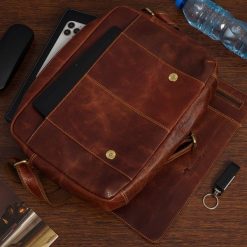 Torba męska na ramię skórzana duża A4 brązowa do pracy Beltimore N15. Brązowe torby męskie na ramię bez wzorów, na ramię, duże. Za 299.99 zł.