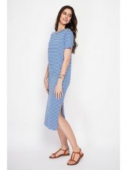 ASSUILI Sukienka w kolorze niebieskim rozmiar: 34. Niebieskie sukienki damskie Assuili, na co dzień, bez wzorów, bez kołnierzyka, bez ramiączek, midi, proste. Za 121.99 zł.