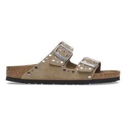 BIRKENSTOCK Arizona Rivet LEVE Taupe Klapki damskie. Brązowe klapki damskie Birkenstock, bez wzorów, z gumy, bez obcasa. Za 529.99 zł.