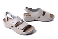 DR. BRINKMANN 710221-08 beige, sandały damskie. Brązowe sandały damskie Dr. Brinkmann, bez wzorów, ze skóry, bez obcasa. Za 185.43 zł.
