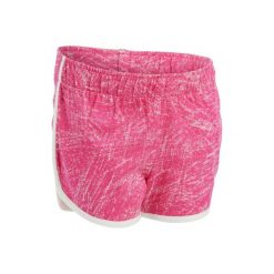 Spodenki do gimnastyki 100 dla maluchów. Czerwone spodenki dziewczęce DOMYOS, bez wzorów, z bawełny, sportowe. Za 19.99 zł.