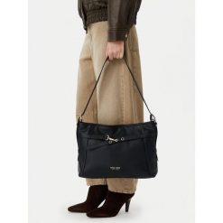 Torebka Nine West. Czarne torebki klasyczne damskie Nine West, bez wzorów, bez dodatków. Za 259.99 zł.