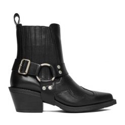 Kowbojki Badura. Czarne botki damskie Badura, bez obcasa, na słupku, bez zapięcia. Za 259.99 zł.