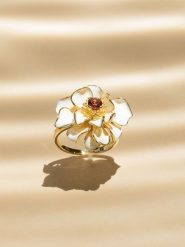 DIAMANTA Złoty pierścionek "Fleur flamboyante" z granatem rozmiar: 56. Żółte pierścionki damskie DIAMANTA, z granatem, złote. Za 2,369.95 zł.