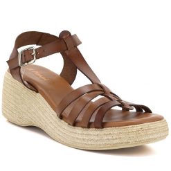 Skórzane sandały damskie na koturnie brązowe El Pimpi 12603. Brązowe sandały damskie El Pimpi, bez wzorów, ze skóry, bez obcasa, na koturnie. Za 379.99 zł.