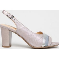 Caprice - Sandały. Czerwone sandały damskie Caprice, bez wzorów, z materiału, bez obcasa, na obcasie. W wyprzedaży za 219.90 zł.