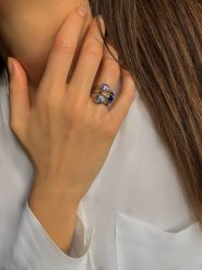 Les Petites Précieuses Srebrny pierścionek z kamieniami szlachetnymi rozmiar: 52. Szare pierścionki damskie Les Petites Précieuses, z ametystem, srebrne. Za 217.99 zł.