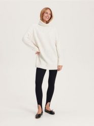 Legginsy z zapiętkiem - czarny. Czarne legginsy damskie Reserved, l, bez wzorów, z dzianiny. W wyprzedaży za 29.99 zł.