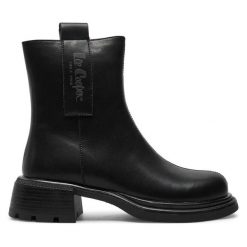 Botki Lee Cooper. Czarne botki damskie Lee Cooper, bez obcasa, na płaskiej podeszwie, bez zapięcia. Za 299.99 zł.
