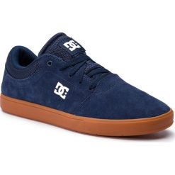 Tenisówki DC - Crisis Adys100029 Navy/Navy (Nn1). Niebieskie trampki i tenisówki męskie DC, bez wzorów, z gumy, bez zapięcia. W wyprzedaży za 199.00 zł.