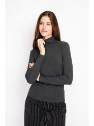 ASSUILI Koszulka w kolorze antracytowym rozmiar: 42. Czarne bluzki damskie Assuili, bez wzorów, z bawełny, klasyczne, bez kołnierzyka, bez ramiączek. Za 78.99 zł.