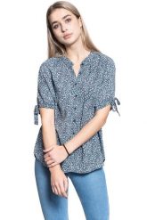 KOSZULA DAMSKA MUSTANG Elsa Blouse 1009467 11713. Koszule damskie Mustang, s, bez wzorów, bez kołnierzyka, bez ramiączek. W wyprzedaży za 49.99 zł.