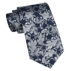 Elegancki i Modny Krawat Jedwabny - Alties - Granatowy z Kwiatowym Wzorem. Niebieskie krawaty i muchy męskie Alties, bez wzorów, z jedwabiu, eleganckie. Za 115.00 zł.