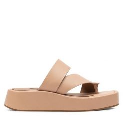 Japonki GINO ROSSI. Brązowe klapki damskie Gino Rossi, bez wzorów, bez obcasa. Za 379.99 zł.