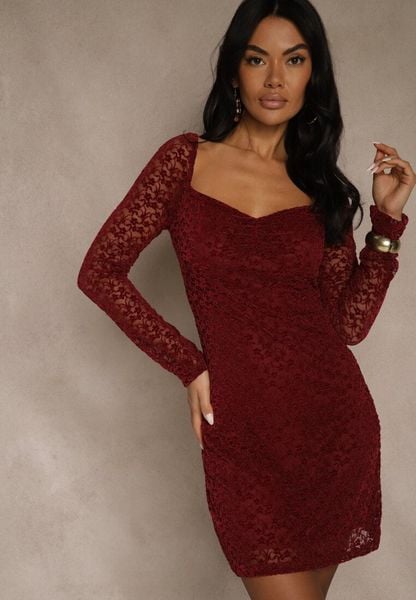 Bordowa Dopasowana Sukienka z Koronki z Kwadratowym Dekoltem Uwedia. Czerwone sukienki damskie Renee, na imprezę, l, bez wzorów, z koronki, bez kołnierzyka, bez ramiączek, maxi, dopasowane. Za 149.99 zł.
